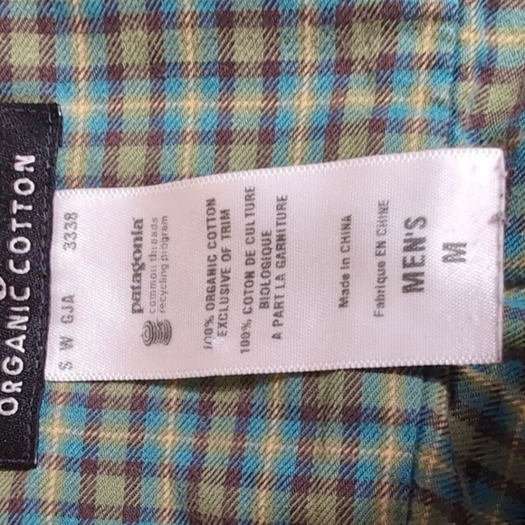 Patagonia Plaid Button Down Size Medium in Green/Blue Check Pattern - Picture 4 of 9